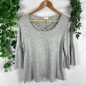 Caution to the Wind bell sleeve top M